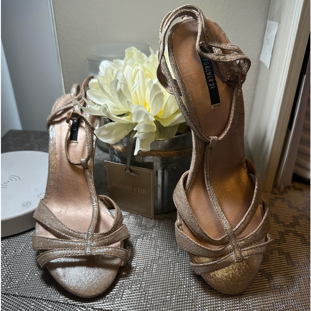Sleepers gold heels, brand forever 21  Size 6 NWT
